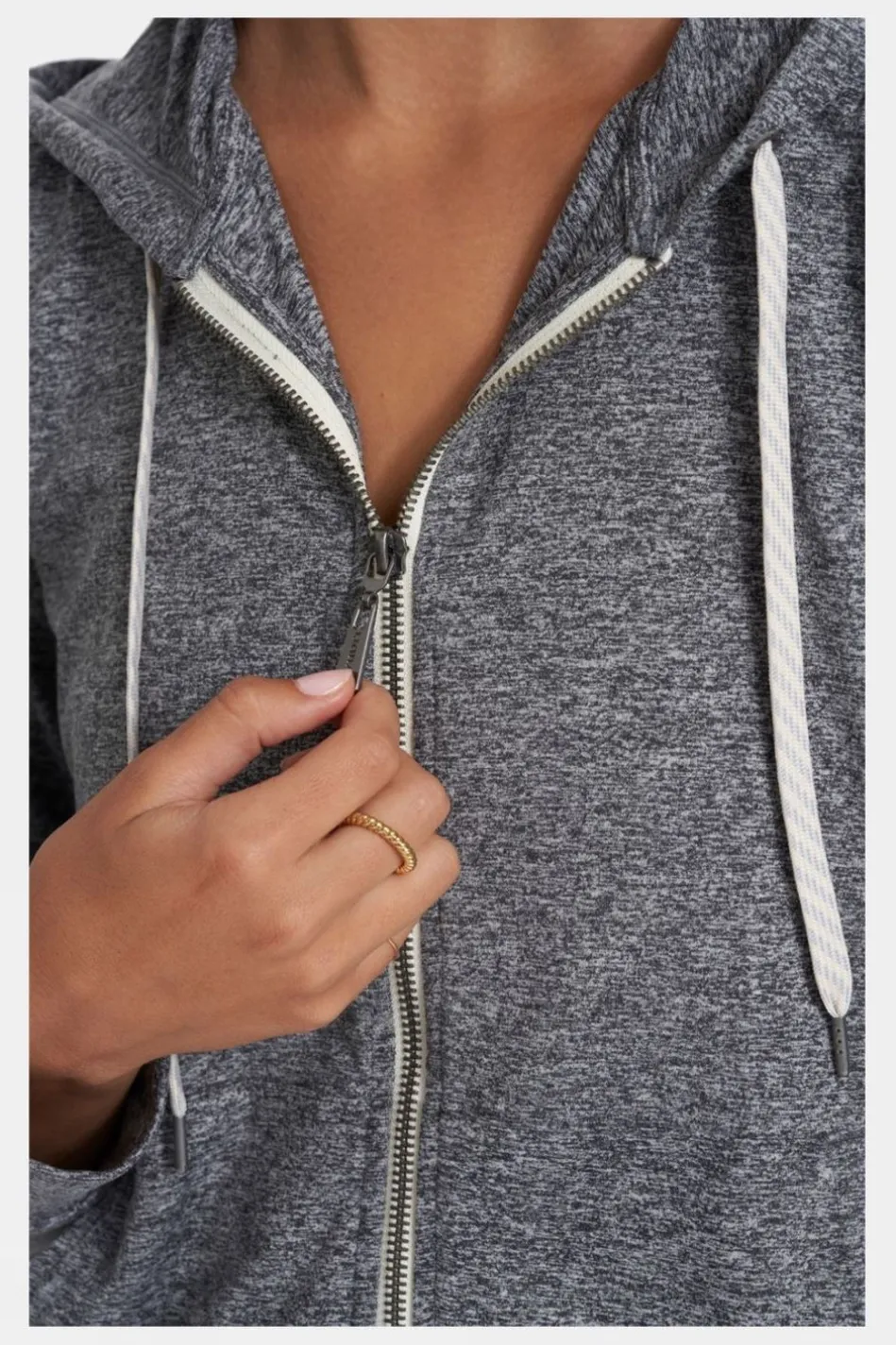 womens-halo-performance-hoodie-DMAuYHqT-5.webp Discount Vuori Womens Halo Performance Hoodie 2.0 Top