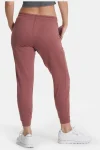 womens-performance-joggers-JtmncoZJ-0.webp